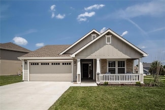1609 Bluestem Dr, Ottawa, KS 66067
