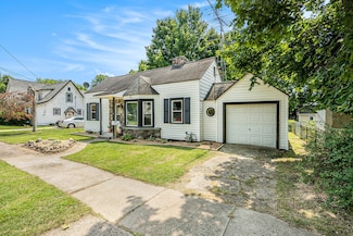 211 E Wheeler St, Three Rivers, MI 49093