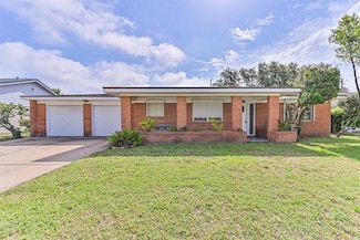 2920 Heron Dr, Galveston, TX 77551