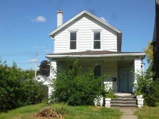 530 4th Ave S, Clinton, IA 52732