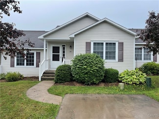 24 Shady Ln, Oswego, NY 13126