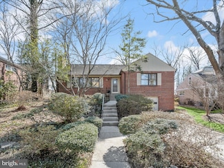 4910 Essex Ave, Chevy Chase, MD 20815