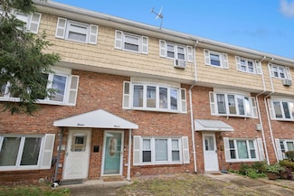 11 Elna Ct, Bayonne, NJ 07002