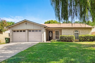 6649 Greenacres Dr, Watauga, TX 76148
