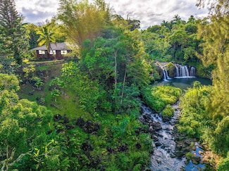 4374 Hookui Rd, Kilauea, HI 96754