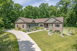 13333 White Lake Rd, Fenton, MI 48430