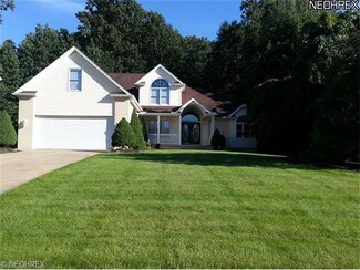 4822 Richmond Bluffs Dr, Cleveland, OH 44143