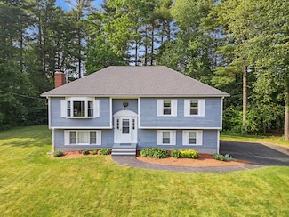 75 Bettsy Rd, East Taunton, MA 02718