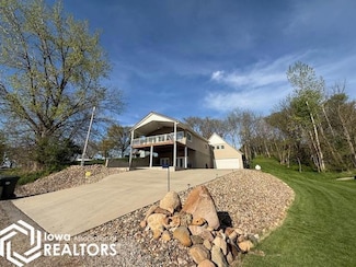 1299 Lakeshore Dr, Brooklyn, IA 52211