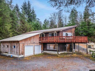 695 Sunset Dr, Ketchikan, AK 99901