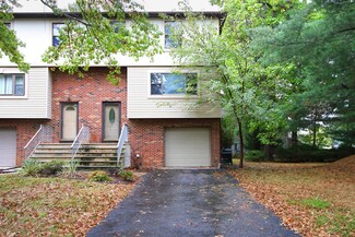 70 Dortmunder Dr, Manalapan, NJ 07726