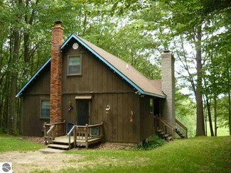 128 W Ridge Cir, Leroy, MI 49655