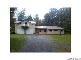 368 Ouderkirk Rd, Pulaski, NY 13142
