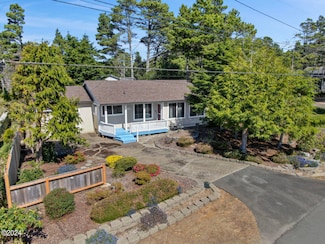 225 Shore Dr, Lincoln City, OR 97367