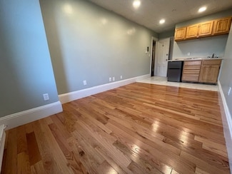 302 Newbury St Unit 14, Boston, MA 02115