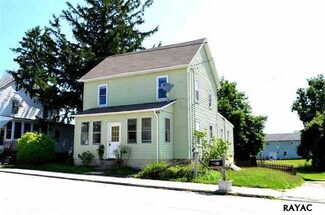 60 4th St, Biglerville, PA 17307