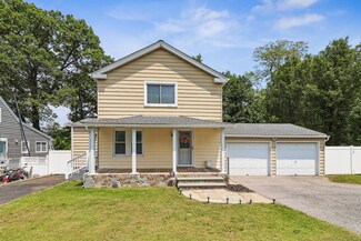 98 Herald Ave, Bridgeport, CT 06606