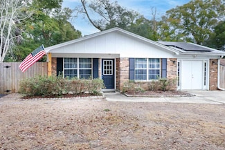4770 Skyline Dr, Pensacola, FL 32503