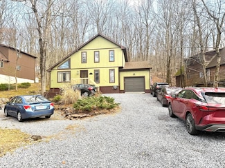 267 Bear Run Dr, Drums, PA 18222