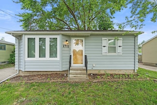 1711 Huntington Rd, Waterloo, IA 50701