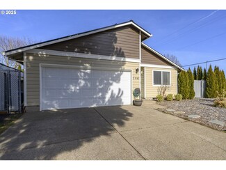 2581 NE Norton Ct, McMinnville, OR 97128