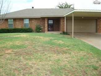 37 Edgewater Dr, Wichita Falls, TX 76308