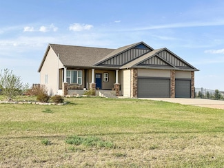 1305 30th Ave NE, Minot, ND 58703
