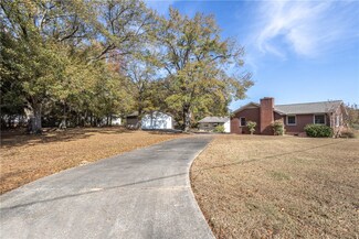 208 Hillcrest Ave, Belton, SC 29627