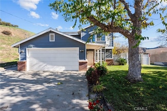 28938 Morningside Dr, Castaic, CA 91384