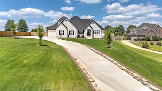 314 Arlington Way, Tontitown, AR 72762