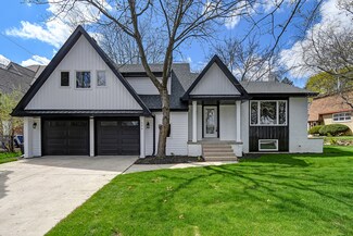 284 Middaugh Rd, Clarendon Hills, IL 60514