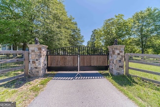 664 Johnson Rd, Oxford, GA 30054