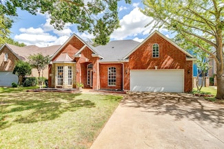 505 Dorcas Ln, Arlington, TX 76013