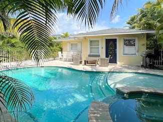 152 Coolidge Dr, Sarasota, FL 34236