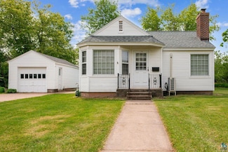 120 12th St W, Ashland, WI 54806