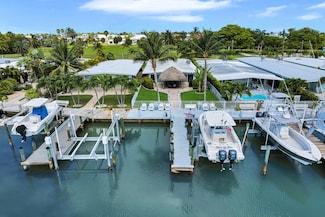 50 7th St, Key Colony Beach, FL 33051