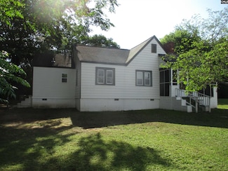 607 Lyttleton St, Camden, SC 29020