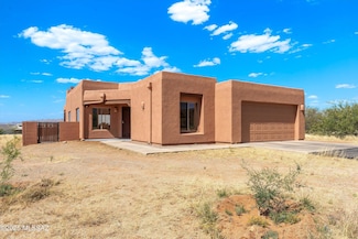 3203 W Thunder Pass Rd, Benson, AZ 85602