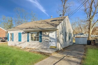 1043 69th St, Windsor Heights, IA 50324