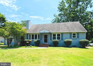 222 W Franklin Ave, Beverly, NJ 08010