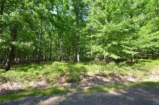 363 Inverness Ln, Hazle Township, PA 18202