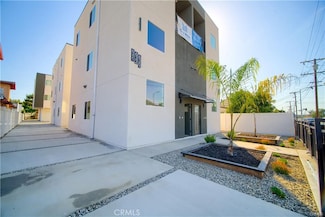 630 E Adams Blvd, Los Angeles, CA 90011