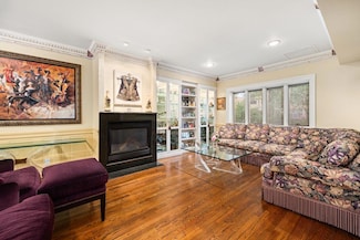 6717 Harrow St, Forest Hills, NY 11375