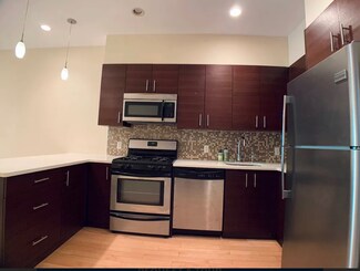 230 Kingsland Ave Unit 1-R, Greenpt, NY 11222