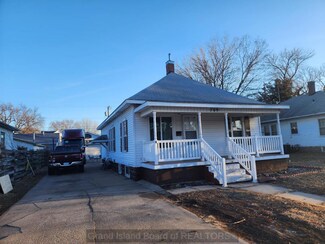 709 W 9th St, Grand Island, NE 68801
