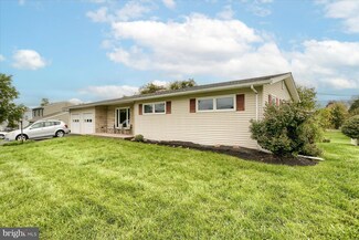 5878 Laurel St, Harrisburg, PA 17112
