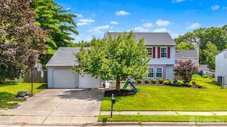 4 Daphne Ct, Edison, NJ 08820