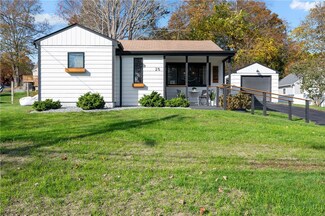 25 Salt Pond Rd, Wakefield, RI 02879