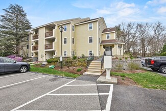 130 Heritage Dr Unit 130, Whitinsville, MA 01588