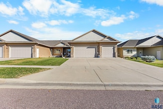 4206 S Banyan Ave, Sioux Falls, SD 57110
